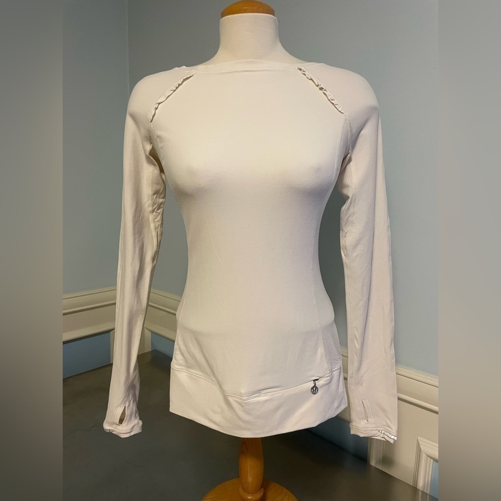 Lululemon - Full Tilt Long Sleeve US6